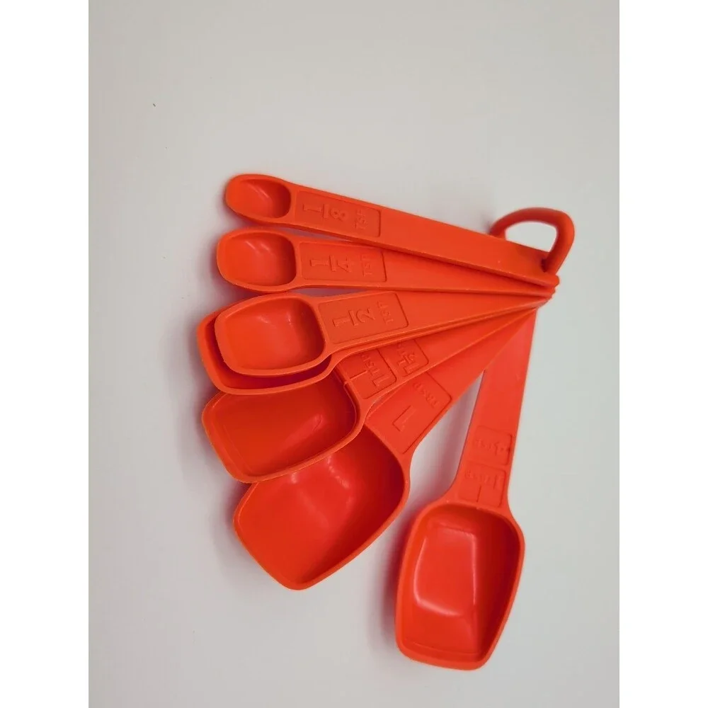 Vintage Tupperware Measuring Spoons Set Of 7 w/D Ring Orange Retro